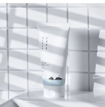 ROUND LAB - 1025 Dokdo Cleanser.